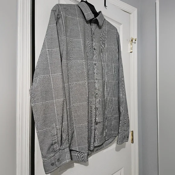 Sale: Men’s Express Stretch Dress Shirt - X-Large - Picture 3 of 7